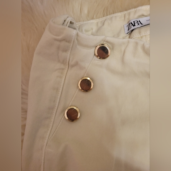 Zara Cropped Wide Legged Button Jeans (Size 4) - Picture 3 of 4